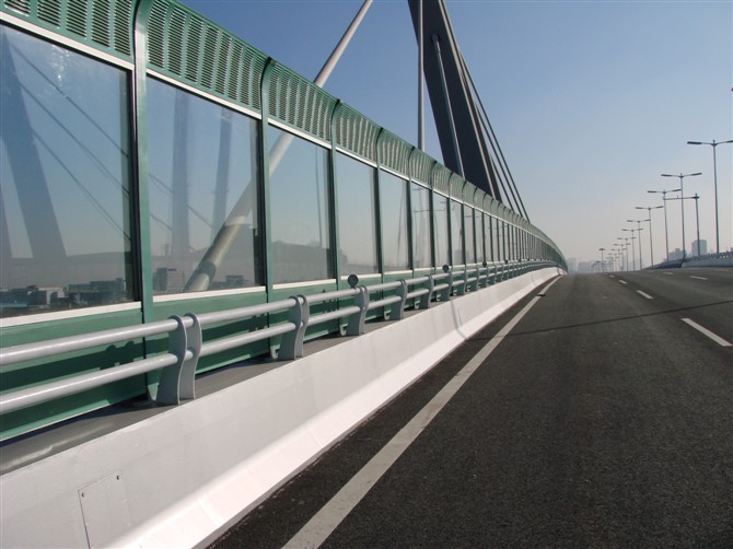 Bridge sound barrier22